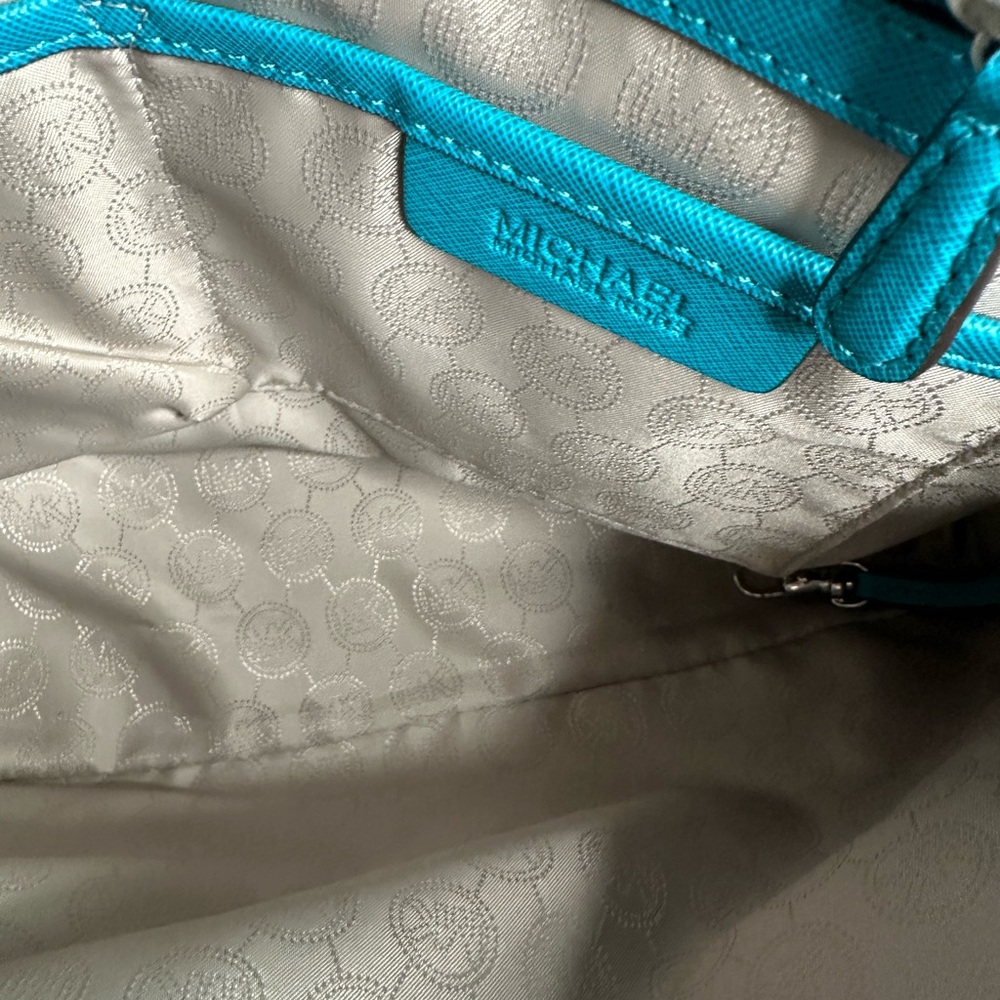 Michael Kors Teal Tote/bag.excellent condition - Picture 9 of 14
